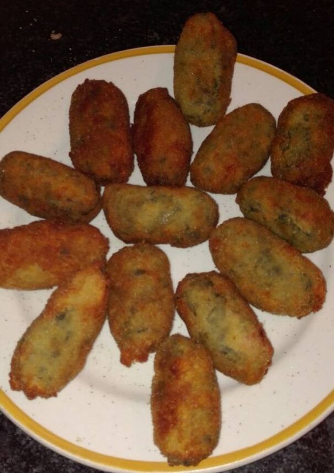 Una foto de Croquetas de espinacas beicon y crema en queso 