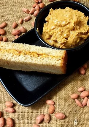 A picture of Peanut butter (homemade).