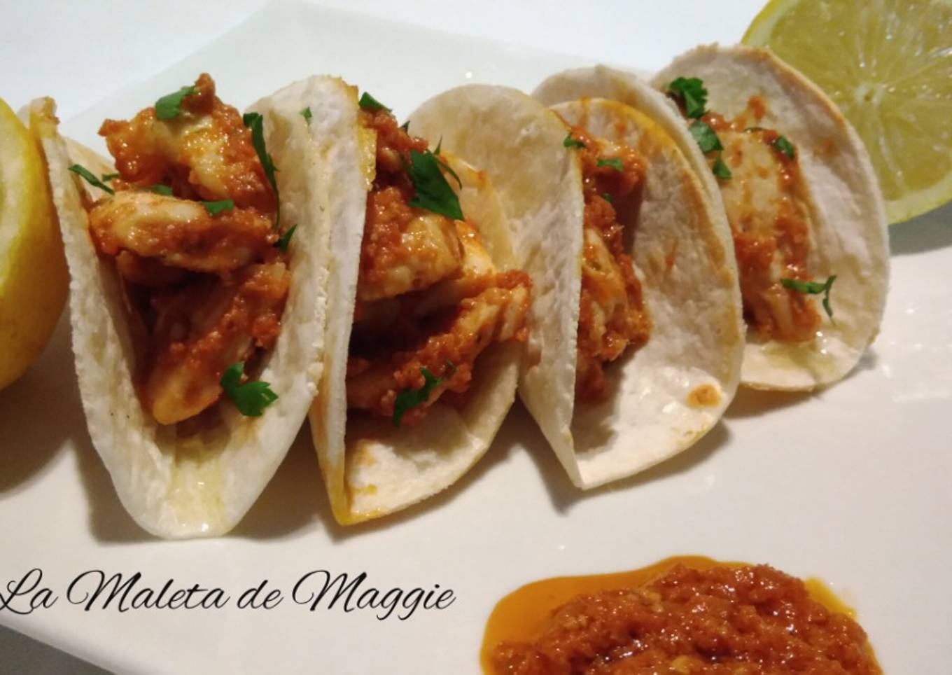 Tacos de pollo en salsa al pesto rosso