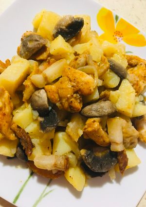 Pikáns Húsos-gombás-krumpli(Saslik újragondolva…) recept fotója