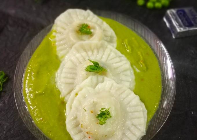 Matar /green peas sauce in cheese ravioli