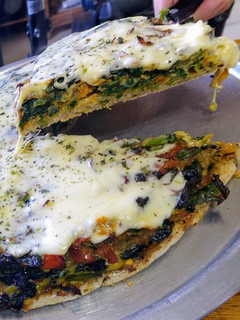 Una foto de Pizza de verduras sin harina