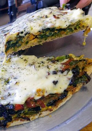 Una foto de Pizza de verduras sin harina