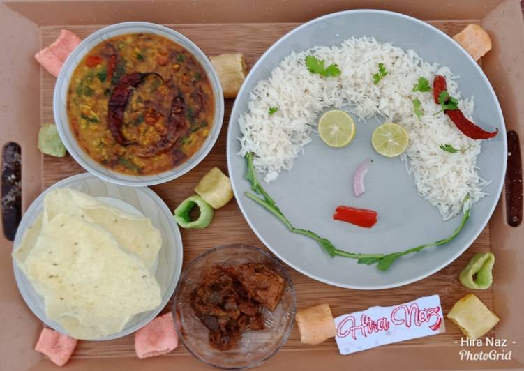 Recipe of Super Quick Homemade Daal Palaak with Rice, Achaar, salaad, Papar…😊