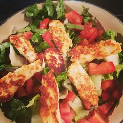 A picture of Grilled Halloumi Spinach Salad.