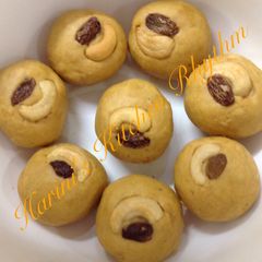 A picture of #eiddesserts# Besan laddu.