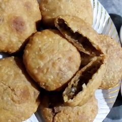 Pyaaz ki kachori A picture of Pyaaz ki kachori.