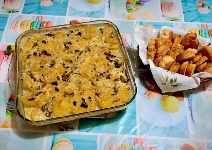 Recette Délicieuse Gratin de pommes de terre aux champignons