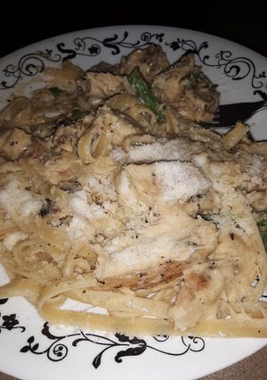 A picture of Homemade Chicken Alfredo with Asparagus.