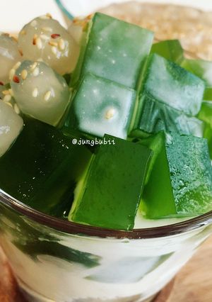 Hình của món Chè Thạch Lá Dứa Trân Châu Nho Vừng 🍹.