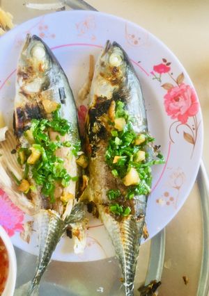Hình của món Cá sòng nướng mỡ hành.