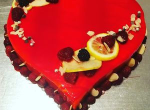 Une photo de Entremet framboise citron