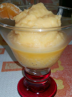 Una foto de Sorbete de mandarina y limón al cava