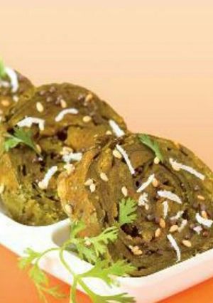 पातरा (Patra recipe in hindi) रेसिपी मुख्य फोटो