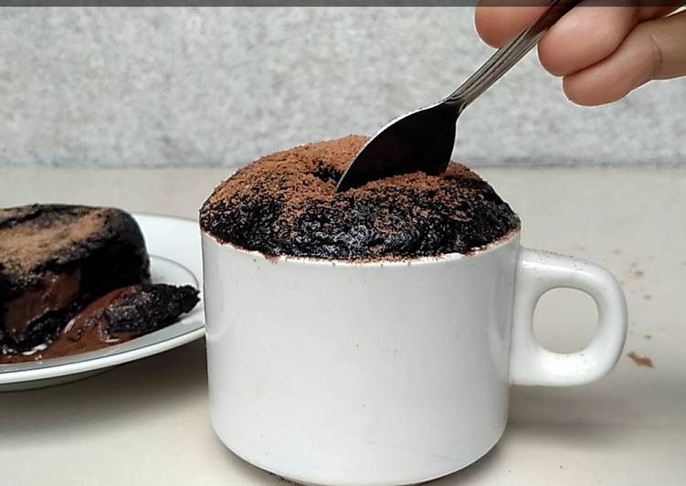  Resep  Choco Lava Cake 3 Bahan  No Oven No Telur  oleh 