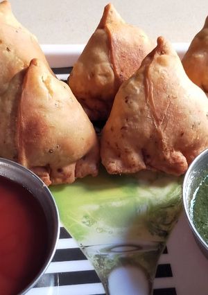 पंजाब स्पेशल समोसा रेसिपि (PANJABI SAMOSA RECIPE IN MARATHI) रेसिपी चे मुख्य फोटो