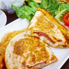 A picture of Pepperoni egg wraps.