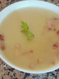 Una foto de Vichyssoise o crema de puerros