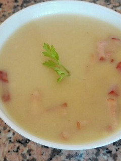 Una foto de Vichyssoise o crema de puerros