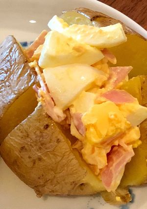 Hình của món Jacket potato - món ngon cho bé trong 15 phút.