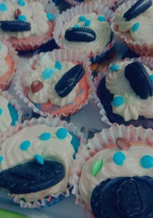 A picture of Oreo Cupcakes.