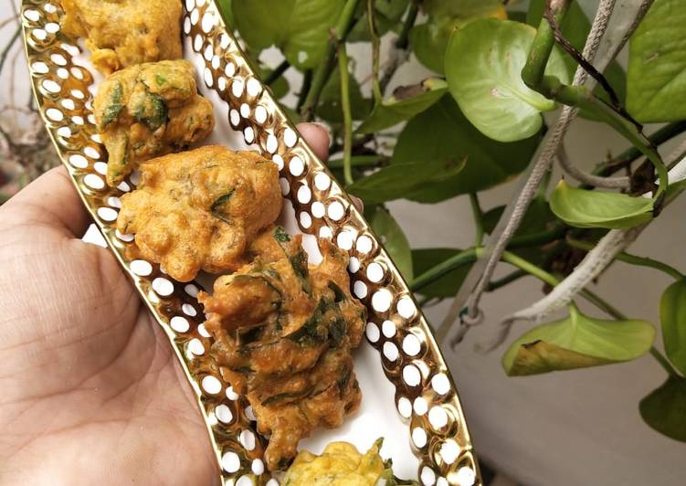 Methi chilli pakoda