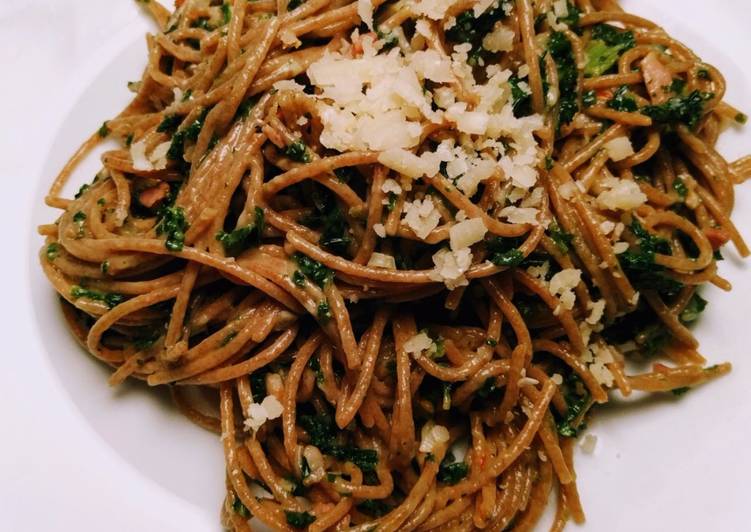 Step-by-Step Guide to Make Quick Kale &amp; Bacon pasta