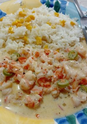 Una foto de Camarones con crema