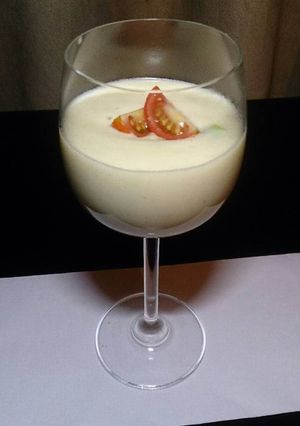 A picture of Garlic Bechamel (White Sauce).
