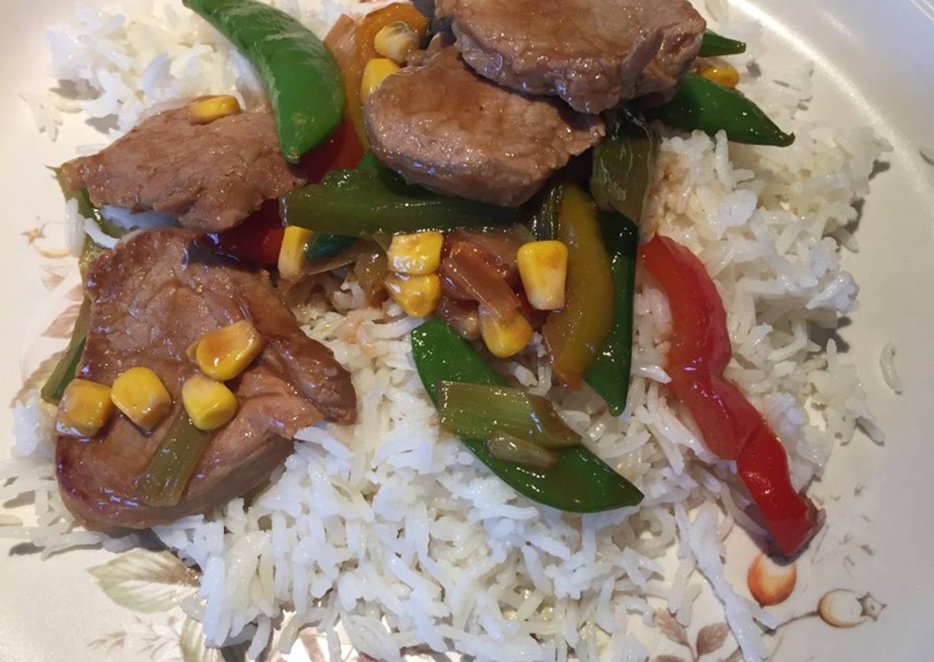 Stir fried Pork with spring onions and sugar snaps