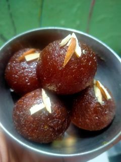 गुलाब जामुन (gulab jamun recipe in Hindi) रेसिपी मुख्य फोटो