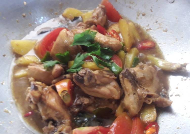 Semur ayam kentang