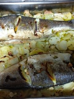 Una foto de Lubina al horno