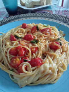 Una foto de Salsa caprese para pasta