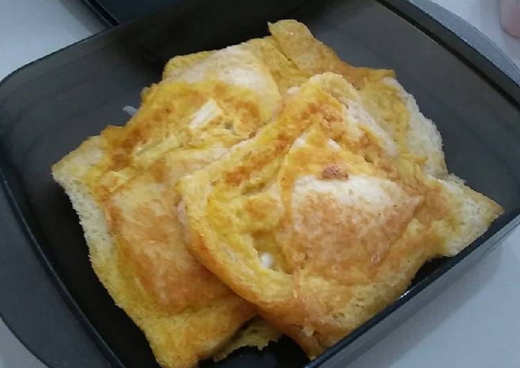 Roti telur umpet keju balut....(gak tau juga apa judulnya)