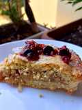 Torta di mele e ricotta con coulis ai frutti di bosco