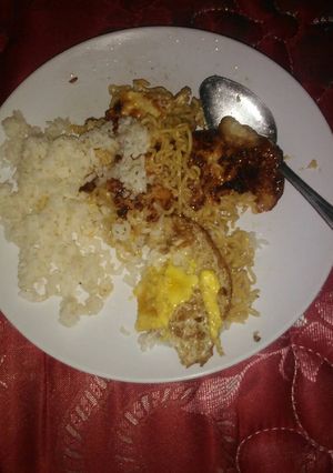 Foto resep Omelet mie. yummy