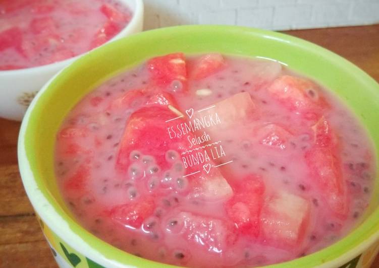 Resep: Di RumahEs Semangka Selasih