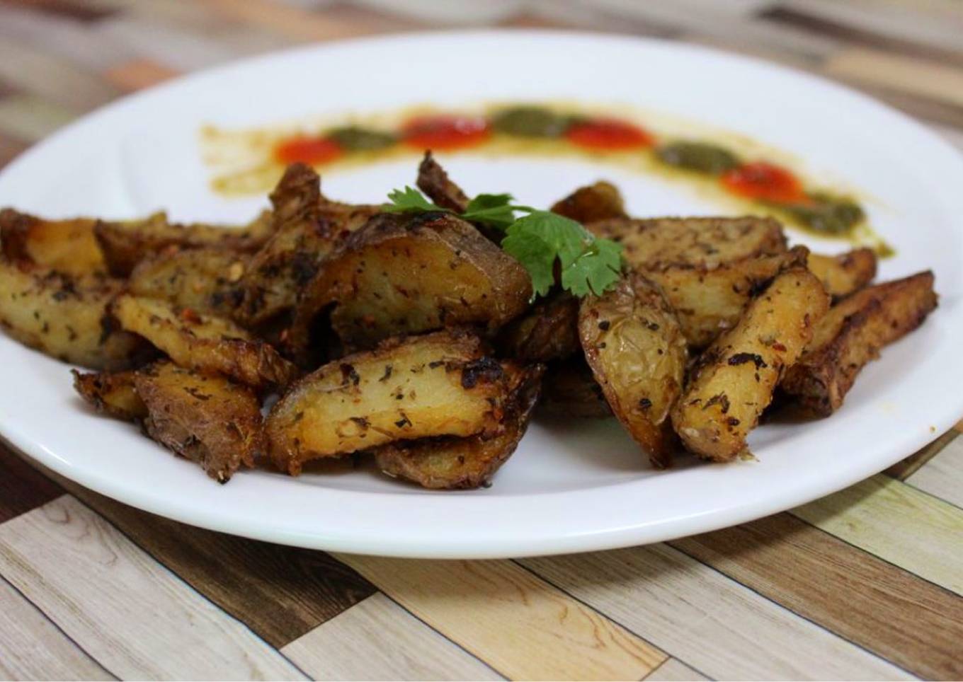 Crispy Garlic Baked potato wedges