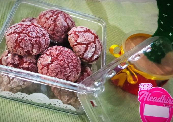 Red velvet crinkle cookies