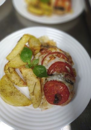 O poză a rețetei Pui caprese-cartofi cu rozmarin.