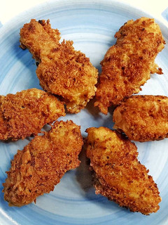 Una foto de Alitas de pollo fritas en tempura y panko
