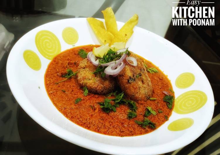 Yam Kofte with Spicy Coconut Curry and Yam Crispies