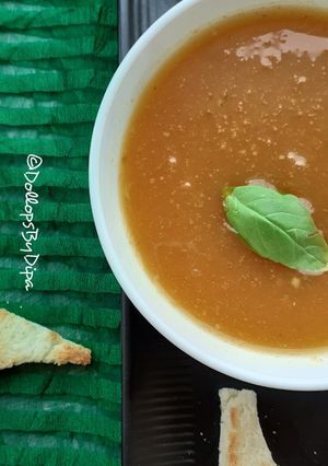 A picture of Pumpkin drumstick soup.