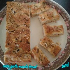A picture of Onion garlic masala bread.