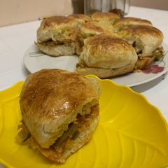 A picture of Chicken sliders.