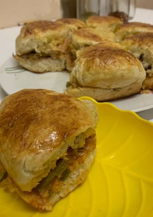 A picture of Chicken sliders.