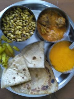 ગુજરાતી થાળી (Gujarati thali recipe in Gujarati) રેસીપી મુખ્ય ફોટો