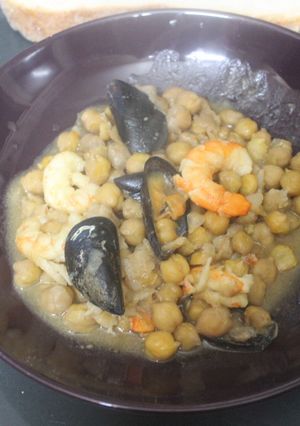 Foto principal de Garbanzos con marisco