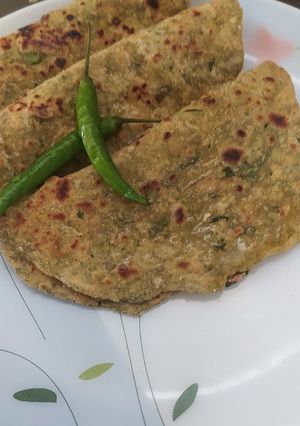 मुळी पराठा रेसिपी चे मुख्य फोटो 